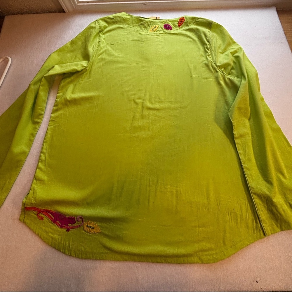 Michael Simon XL Lime Embroidered Chameleon Top NWT - Picture 11 of 15